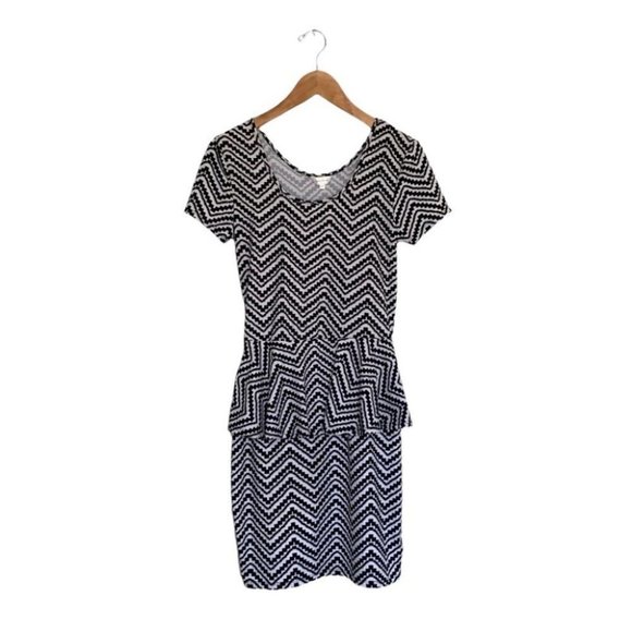 Stella Tweed Peplum Dress Size Medium Black & White‎ Chevron Short  Sleeve - Picture 1 of 7